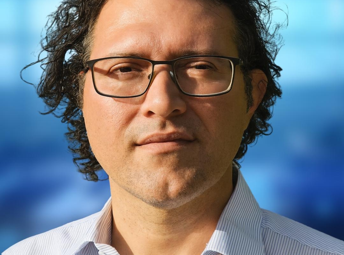 Atrobe Glenn Thodé ta defende poder enbes di Pueblo
